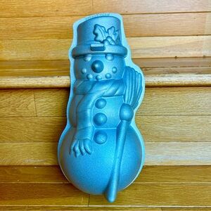 NORDIC WARE Snowman Cake Pan Christmas Baking Holiday Bake Pastry Tea Teacake